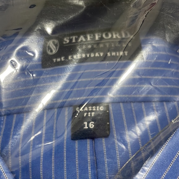 Dress shirt $15 - Picture 2 of 3